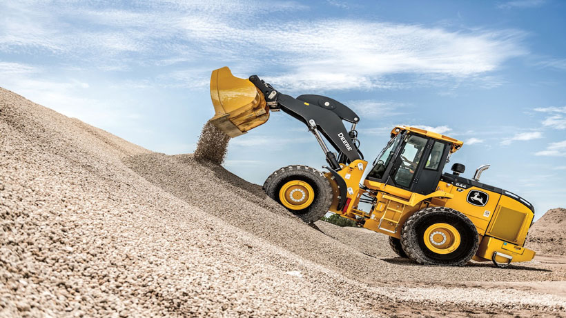 Heavy Equipment Features That Improve Operator Productivity
